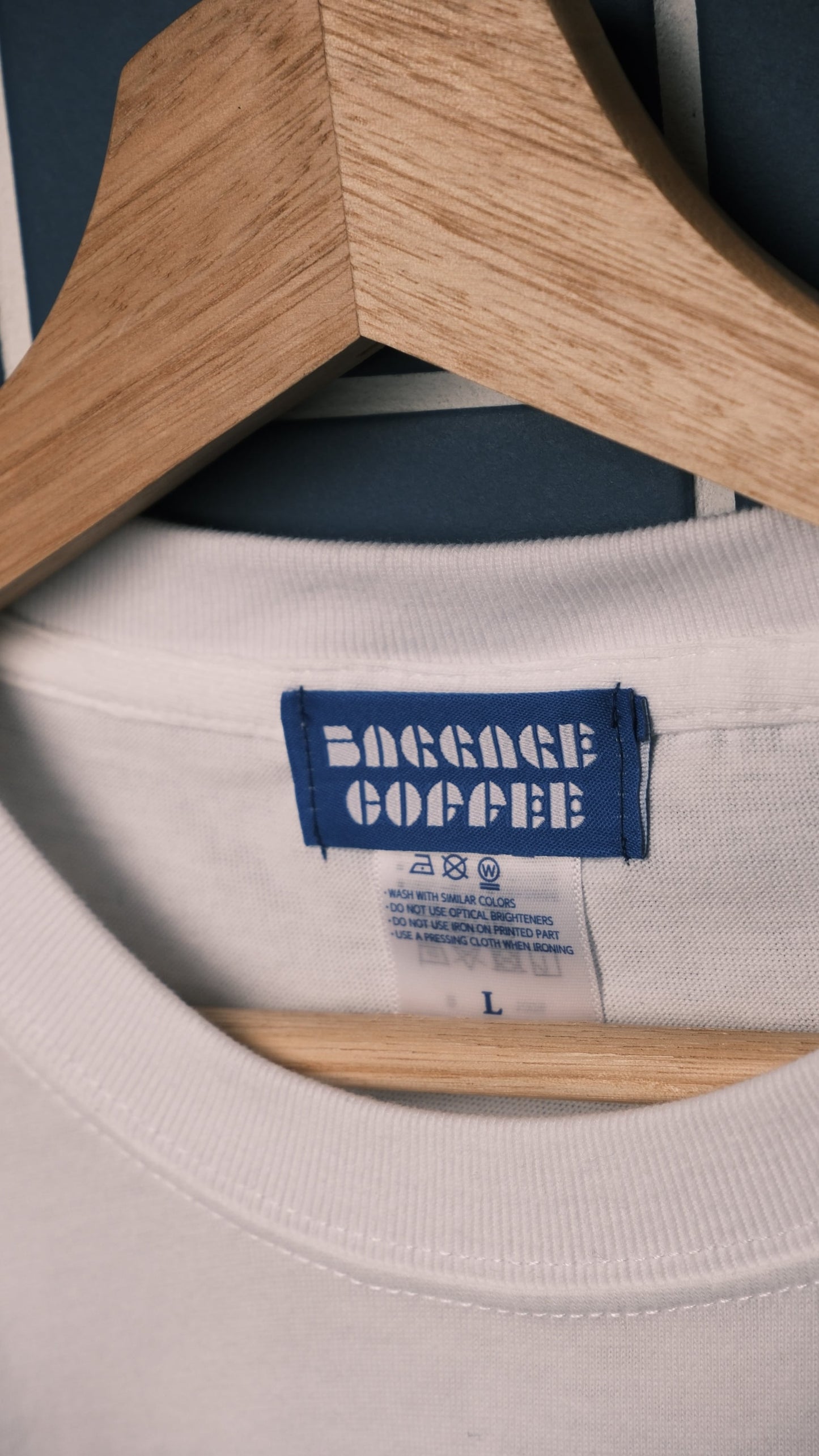 矢村健 ×松原光 × BAGGAGE COFFEE exclusive Tee