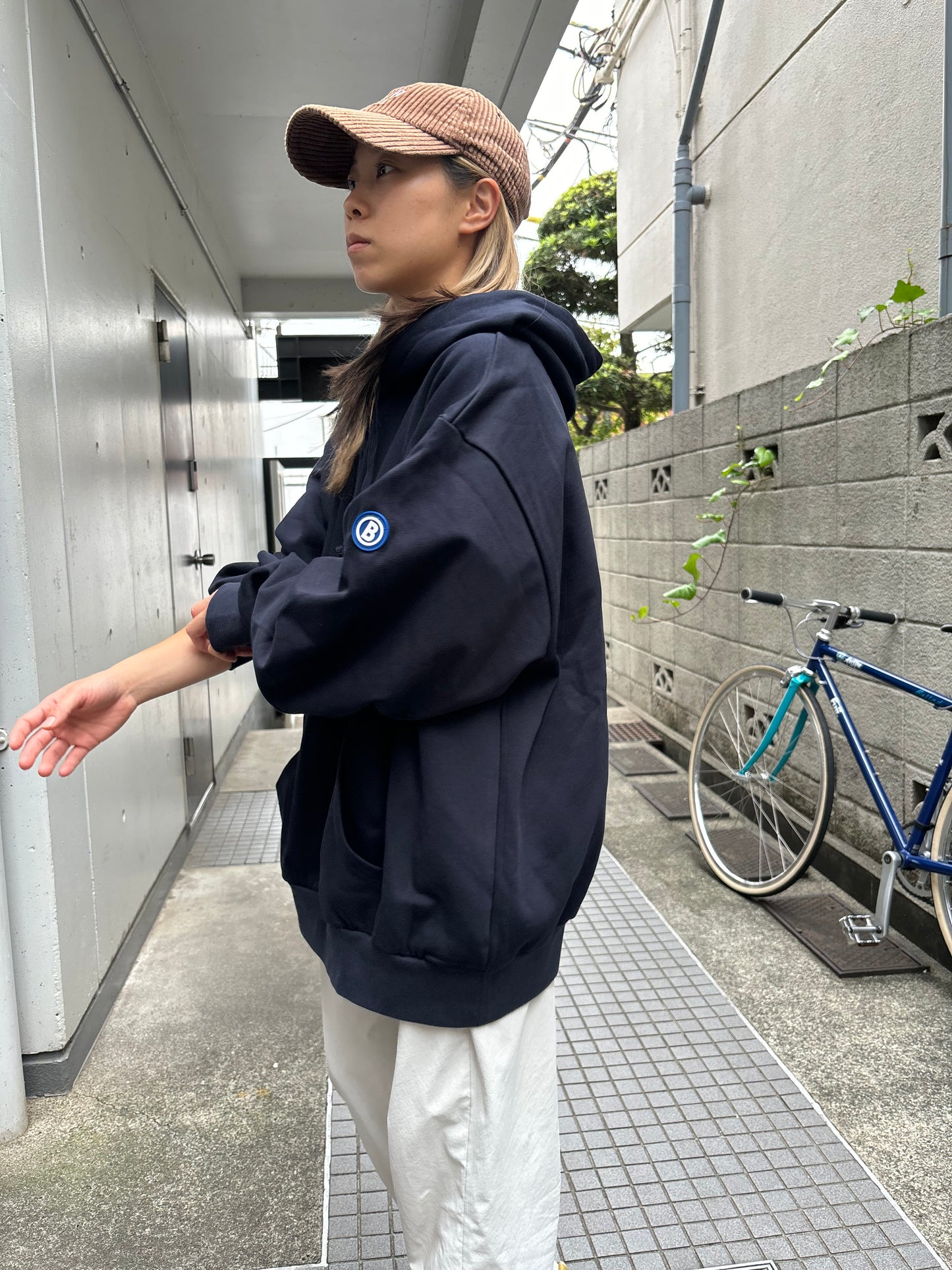 BAGGAGE×Somewoof HOODIE NAVY