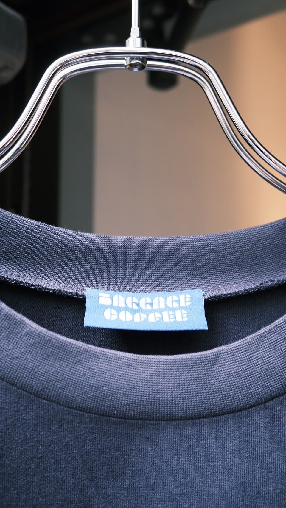 火曜び　バゲージTシャツ　NAVY